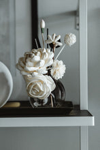Load image into Gallery viewer, Floral Bouquet Diffuser